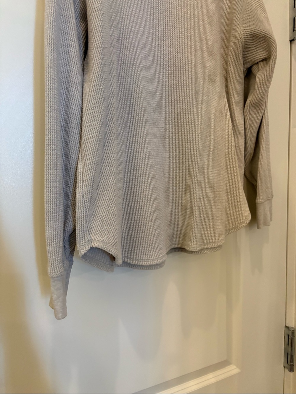 Uniqlo Cream Waffle Crewneck Sweater - Picture 5 of 6
